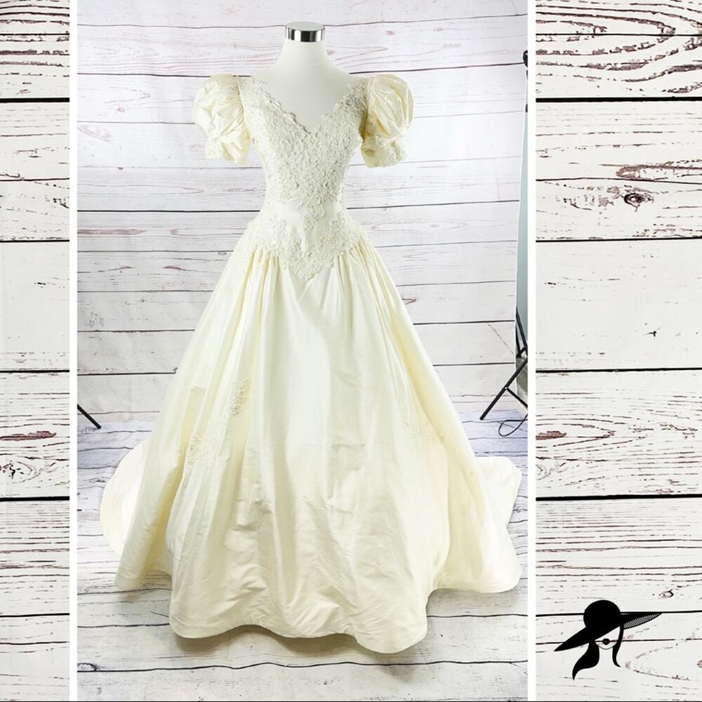 Vintage Mon Cheri Bridals Cream/Ivory 100% Silk Wedding Gown, Size 6